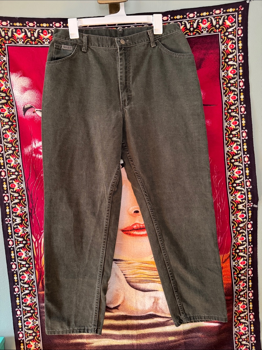 vintage Wrangler women’s dark olive 100% cotton straight leg jeans